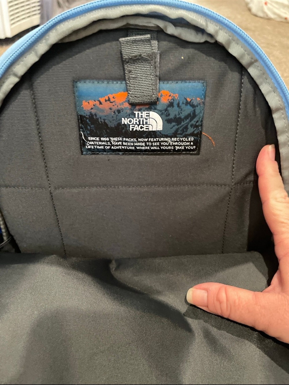 The north face recon, backpack, in light blue - Picture 6 of 6